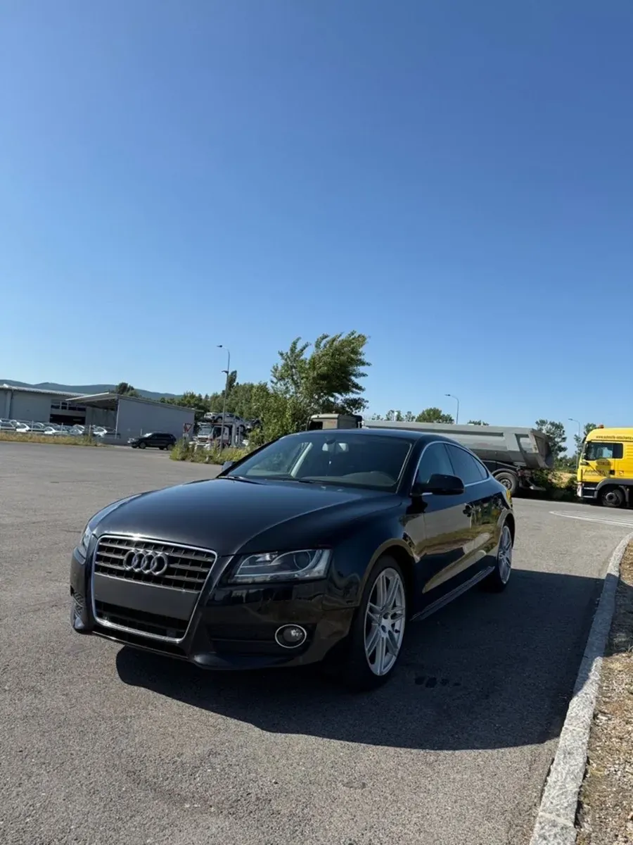Audi A5 2010 photo 2