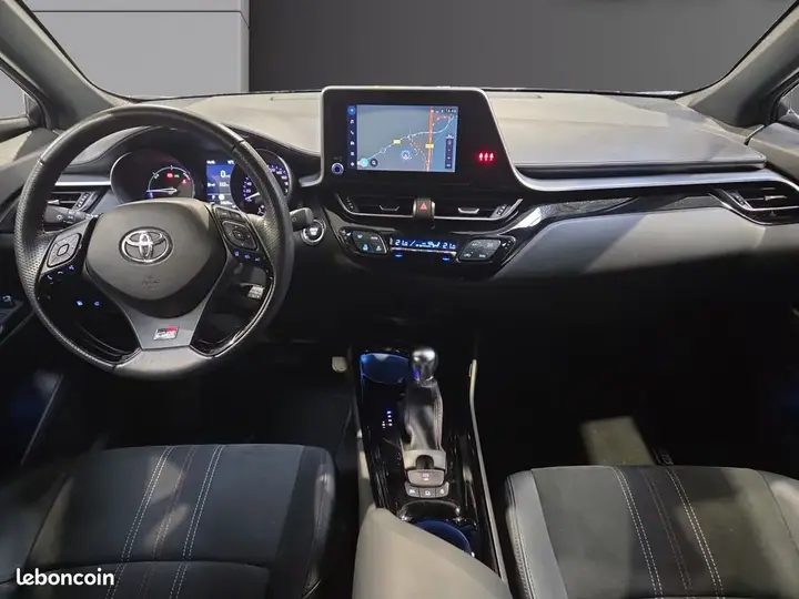 Toyota C-Hr 2023 photo 2