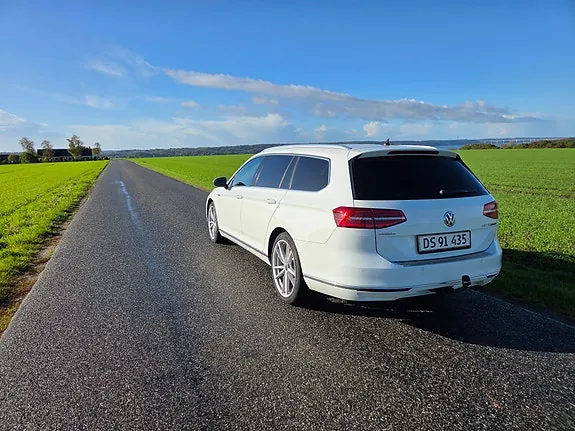 Volkswagen Passat 2016 photo 2
