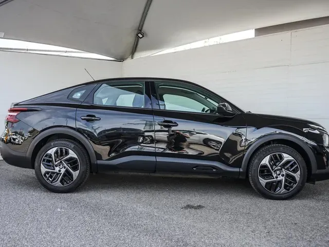 Citroen C4 X 2023 photo 3