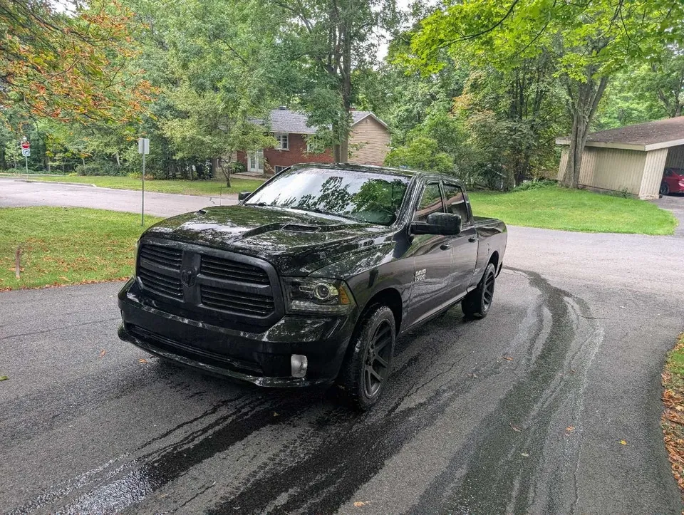 Dodge Ram 1500 2013 photo 2