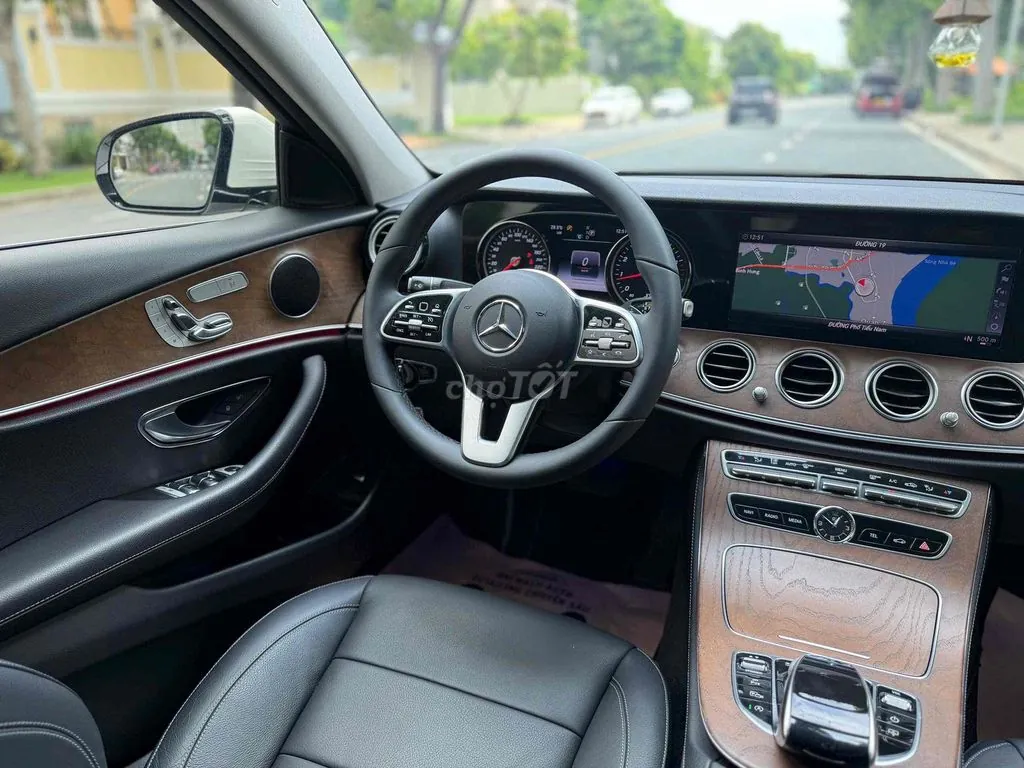 Mercedes-Benz E-Class 2019 photo 5