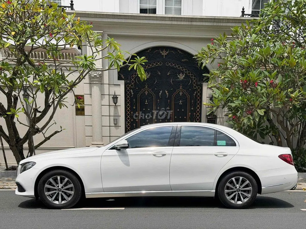 Mercedes-Benz E-Class 2019 photo 3