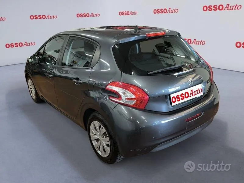 Peugeot 208 2012 photo 4