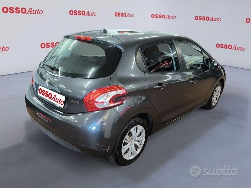 Peugeot 208 2012 photo 3