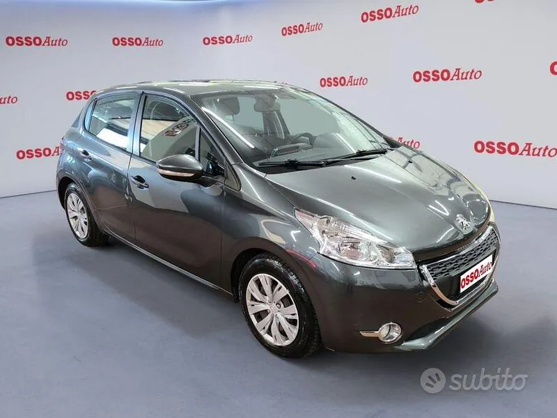 Peugeot 208 2012 photo 2