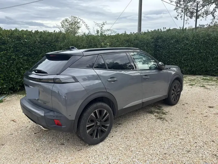 Peugeot 2008 2023 photo 2