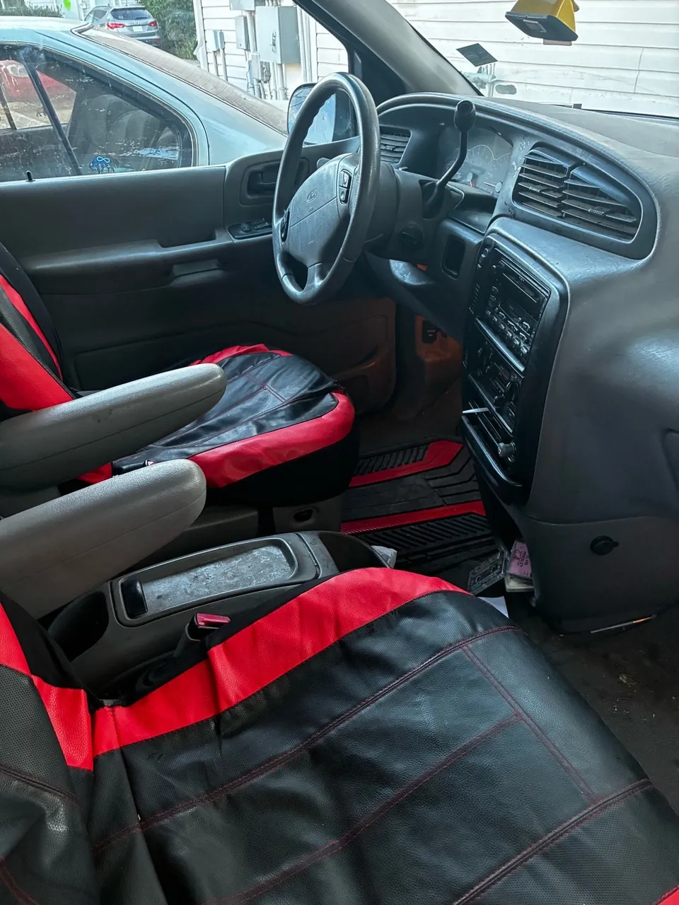 Ford Windstar 2000 photo 2