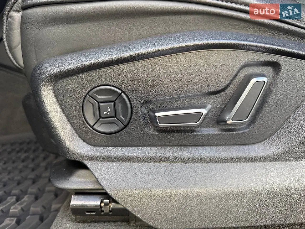 Audi Q8 2019 photo 5