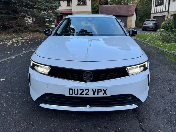Vauxhall Astra 2022 photo 2