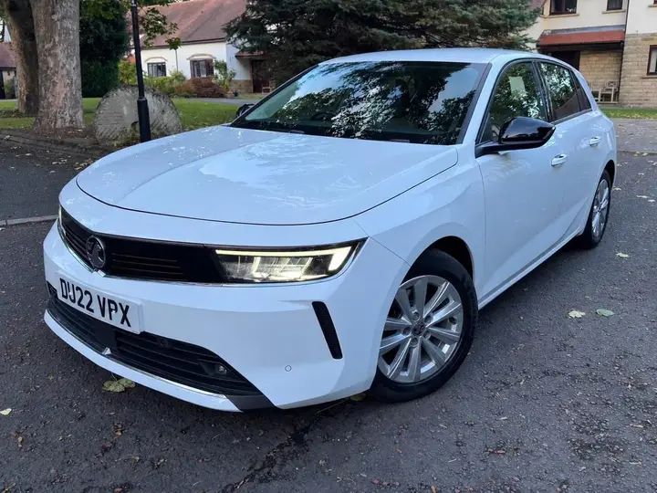 Vauxhall Astra 2022 photo 3
