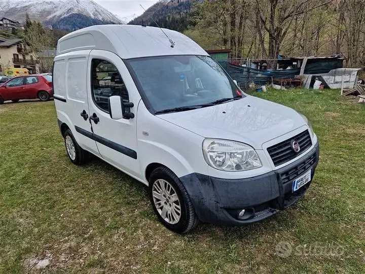Fiat Doblo 2008 photo 2