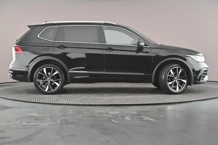 Volkswagen Tiguan Allspace 2024 photo 4