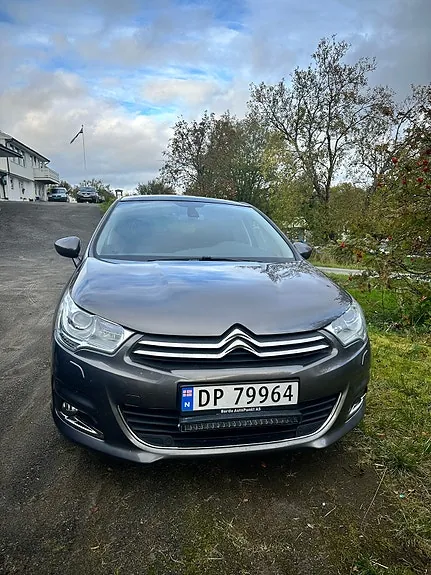 Citroen C4 2015 photo 2