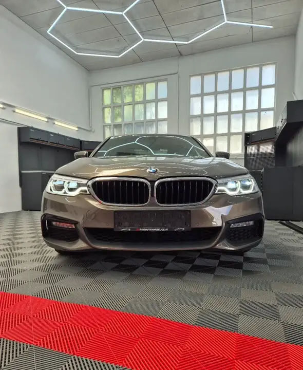 BMW 5 Series 2018 photo 2