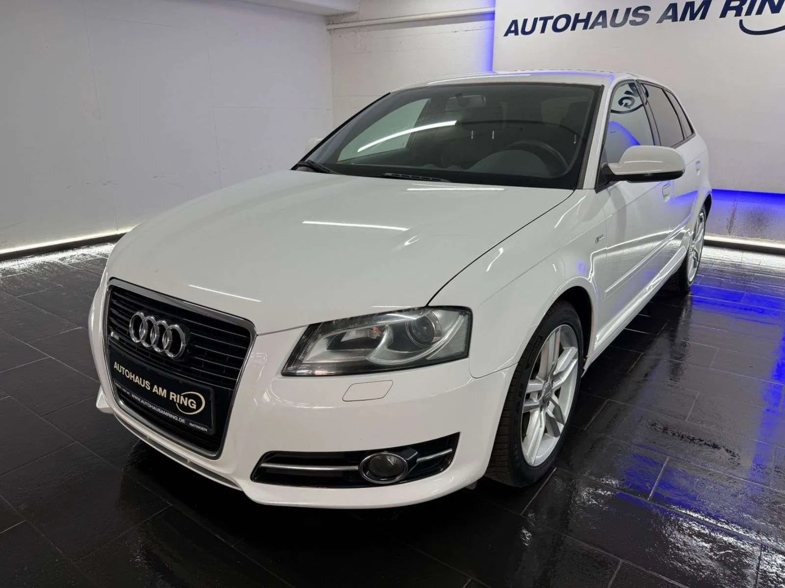 Audi A3 Sportback 2011 photo 2