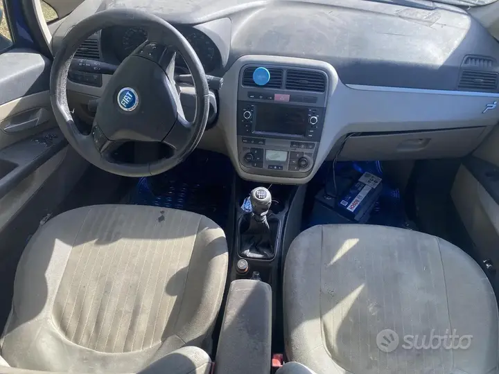 Fiat Grande Punto 2005 photo 4