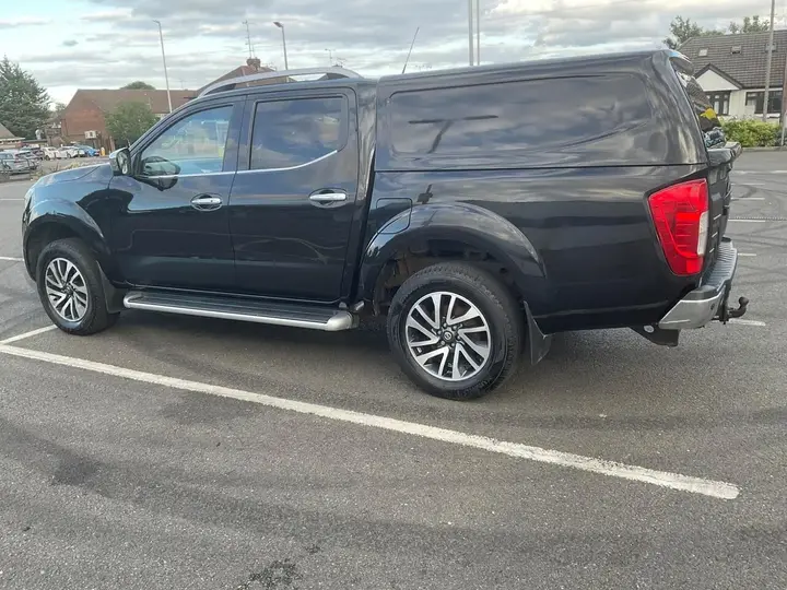Nissan Navara 2017 photo 2