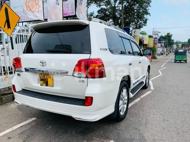 Toyota Land Cruiser 2011 photo 3