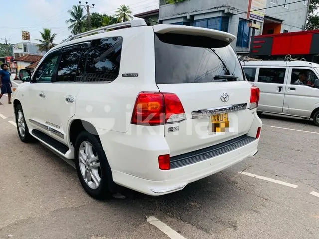 Toyota Land Cruiser 2011 photo 2