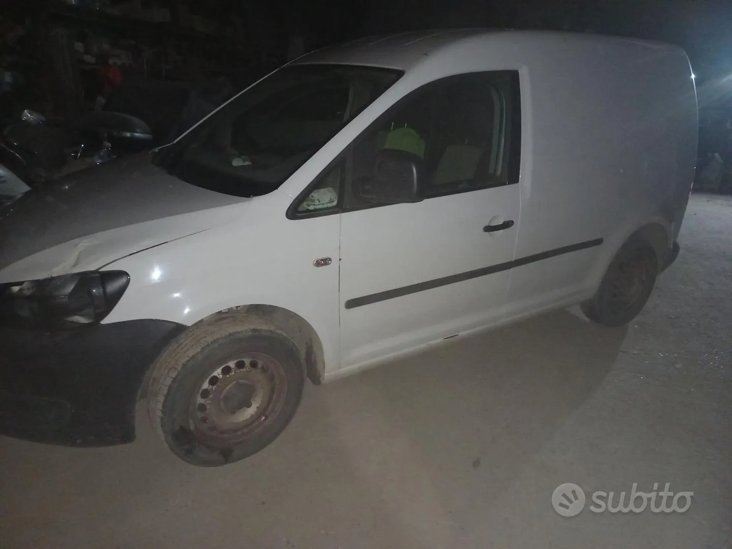 Volkswagen Caddy 2011 photo 2