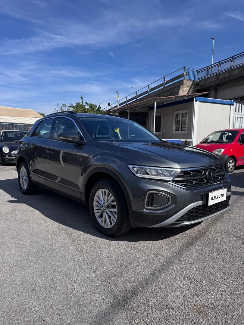 Volkswagen T-Roc 2023 photo 4