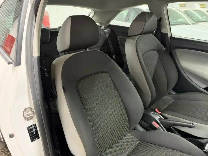 Seat Ibiza 2016 photo 4