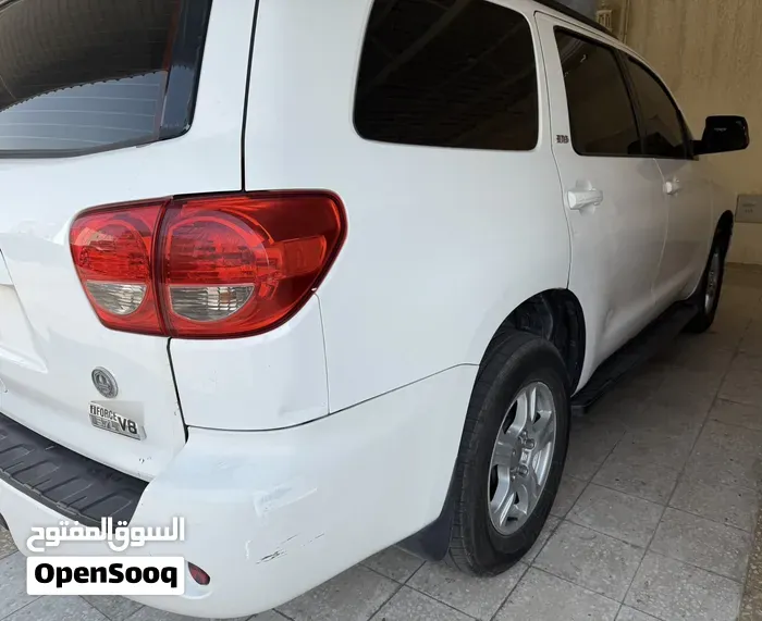 Toyota Sequoia 2012 photo 4