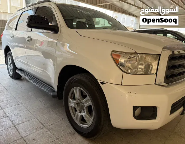 Toyota Sequoia 2012 photo 3
