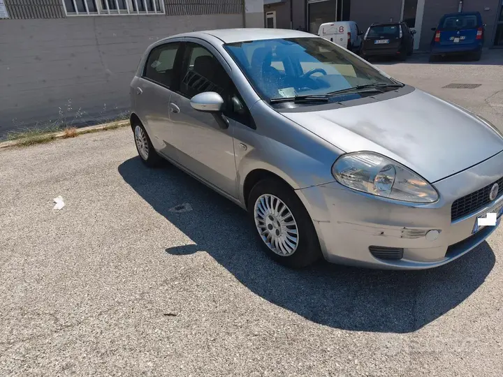 Fiat Grande Punto 2006 photo 3