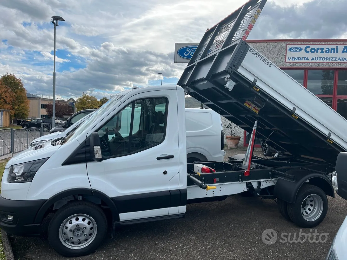 Ford Transit 2023 photo 2