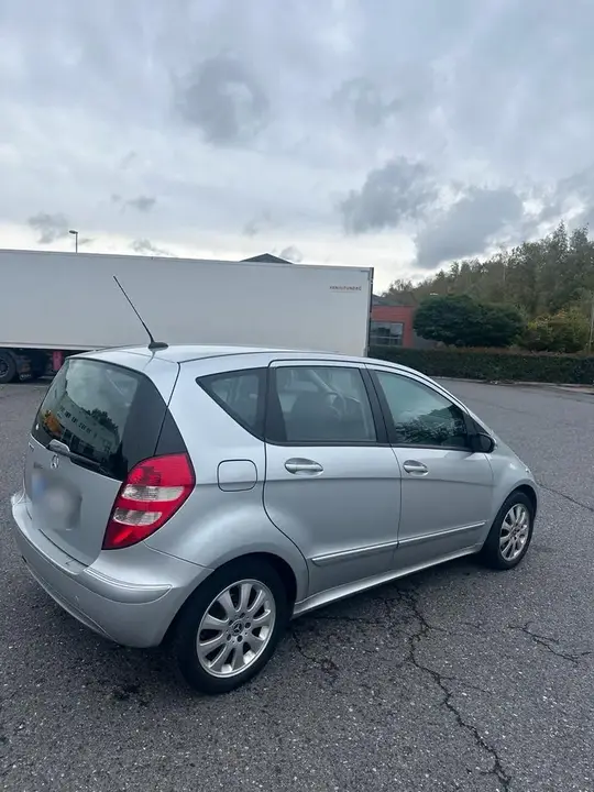 Mercedes-Benz A 200