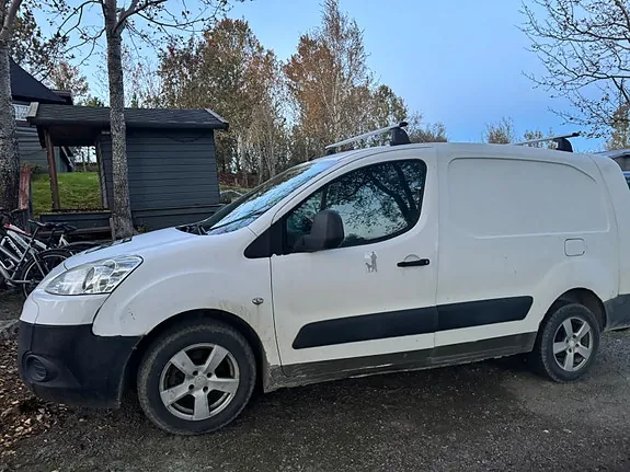 Peugeot Partner 2011 photo 2
