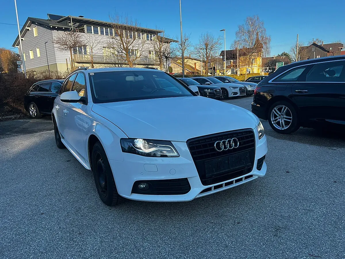 Audi A4 2011 photo 2
