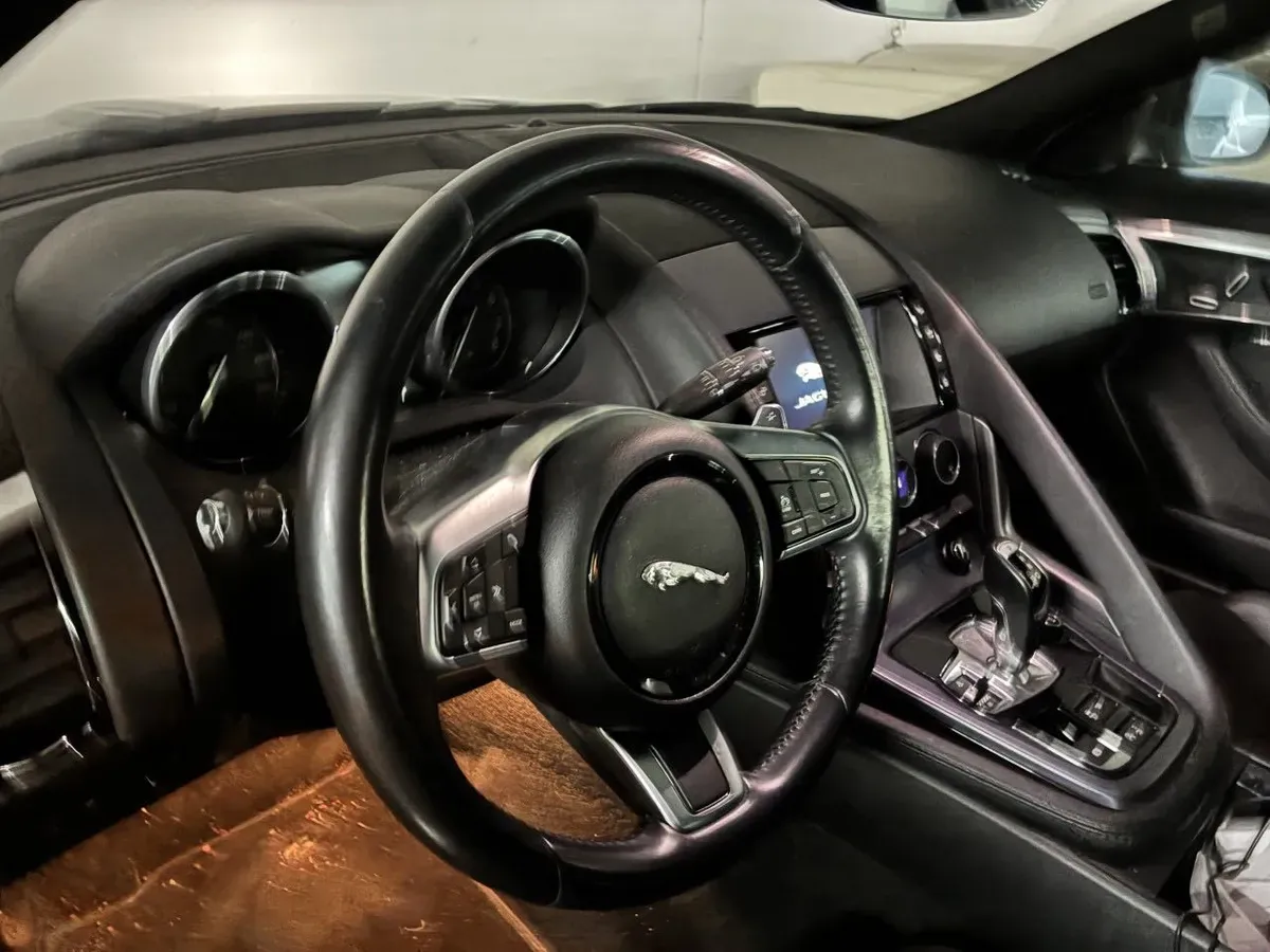 Jaguar F-Type 2018 photo 3