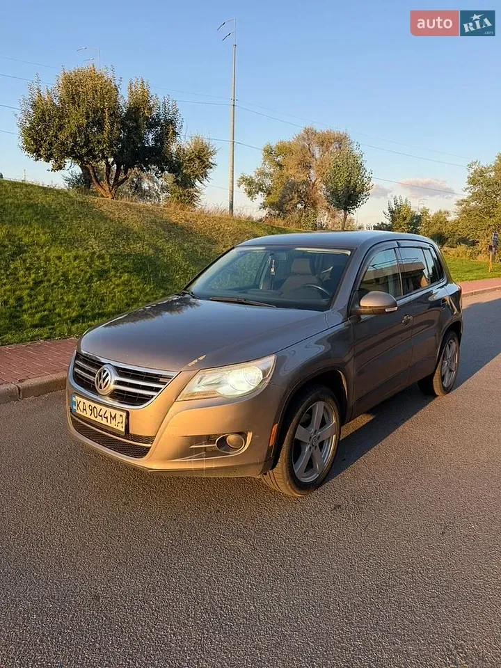 Volkswagen Tiguan 2011 photo 2
