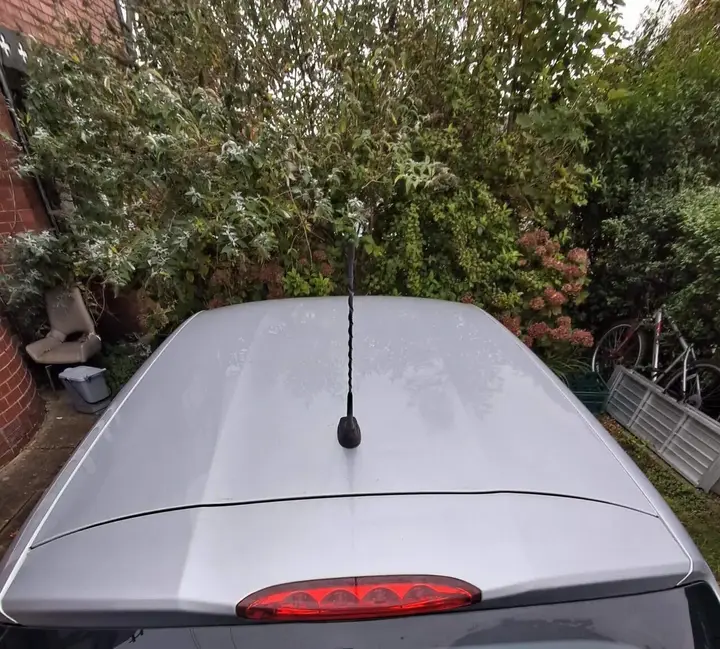 Peugeot 208 2014 photo 3
