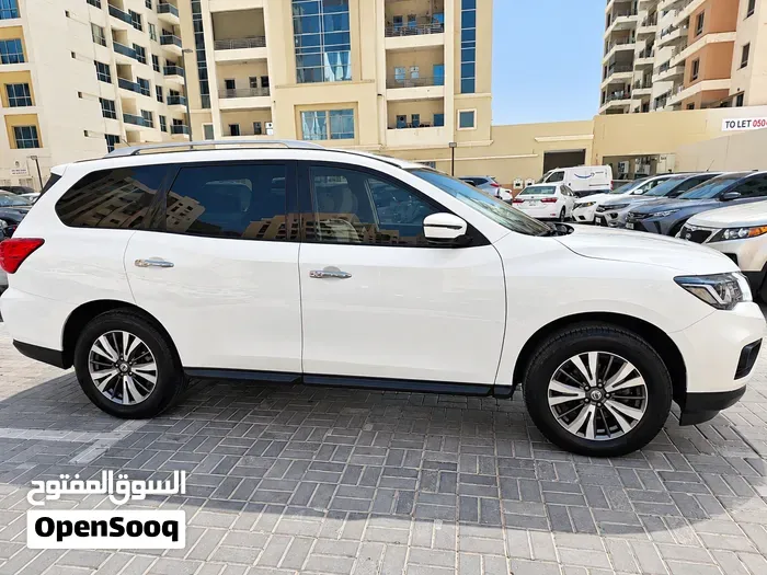 Nissan Pathfinder 2018 photo 2