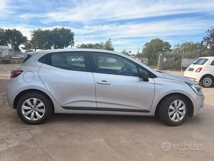 Renault Clio 2021 photo 2