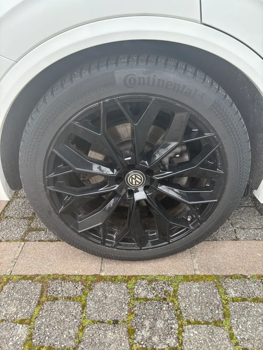 Volkswagen Touareg 2021 photo 2