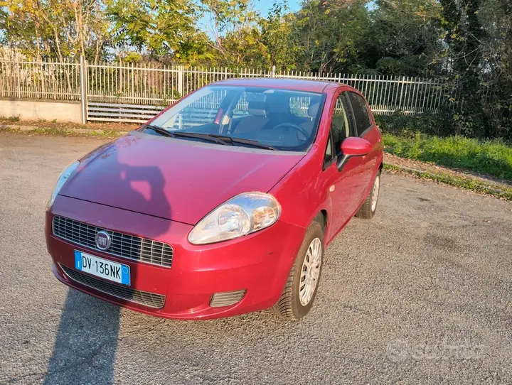 Fiat Grande Punto 2009 photo 2