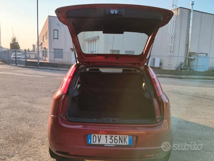 Fiat Grande Punto 2009 photo 5