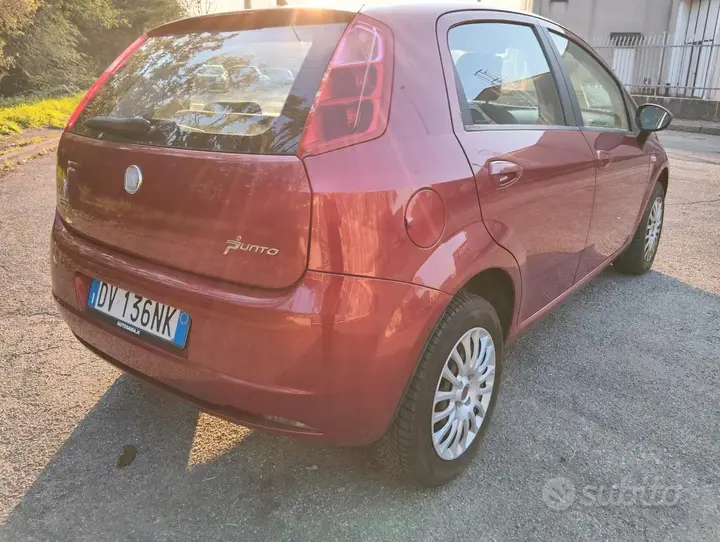 Fiat Grande Punto 2009 photo 4