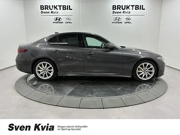 Alfa Romeo Giulia 2017 photo 4