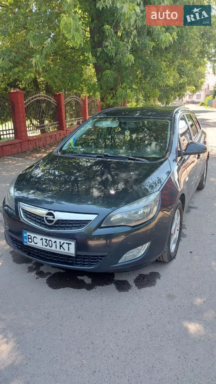 Opel Astra 2012 photo 3