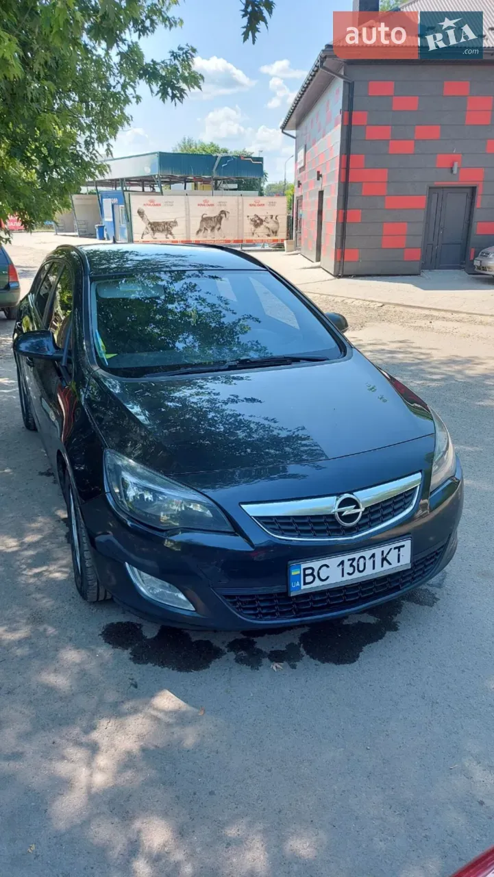 Opel Astra 2012 photo 4