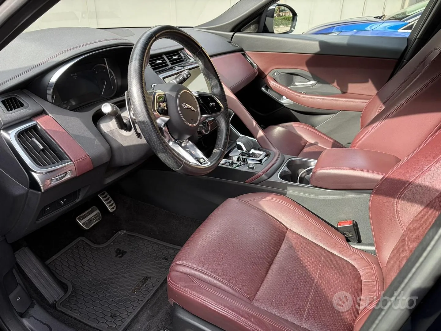 Jaguar E-Pace 2023 photo 5