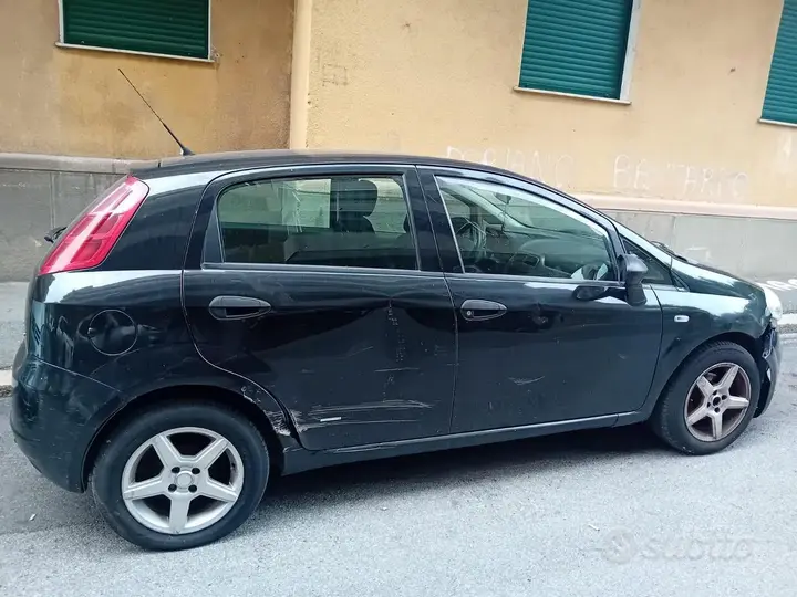 Fiat Grande Punto 2007 photo 3