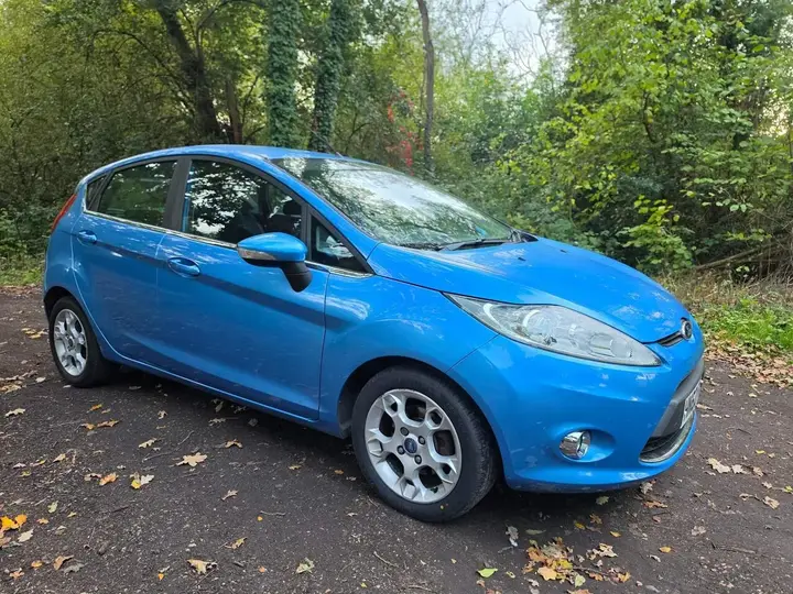 Ford Fiesta 2012 photo 3