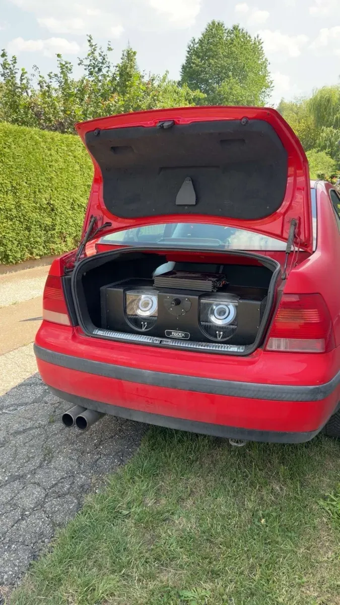 Volkswagen Bora 1999 photo 3
